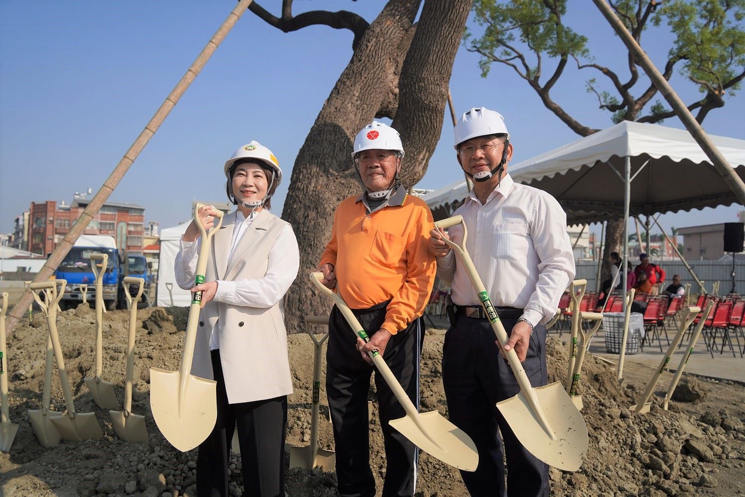 屏東和生市地重劃區老樹移植  9旬耆老回憶當年植樹點滴